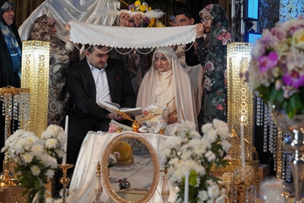 جشن ازدواج ۲۰۰ زوج دانشگاهی در دانشگاه علوم پزشکی ایران برگزار شد